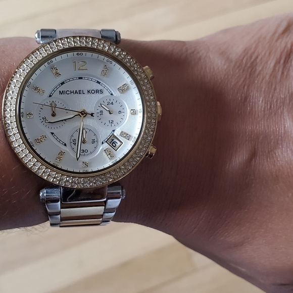 Authentic: Michael Kors Parker Two Tone Watch with box - Picture 11 of 15